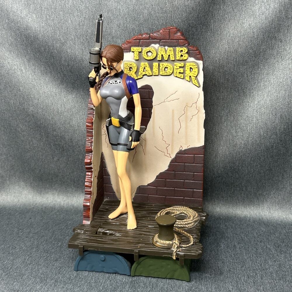 Vintage 1990s Playmates Tomb Raider Lara Croft Wet Suit 11" Figure Diorama Base